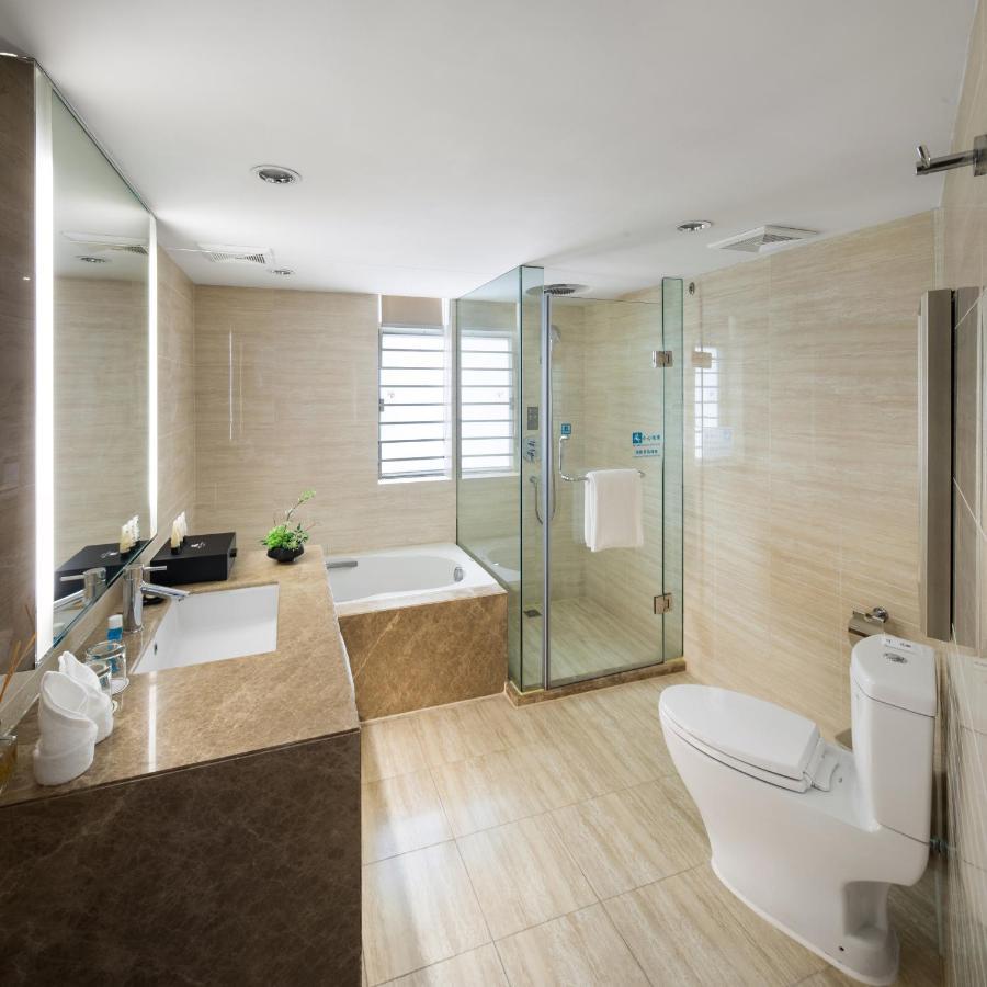 The La Hotel 新世界伟瑞酒店 شينزين المظهر الخارجي الصورة